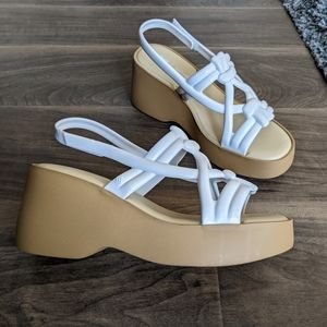 New - No box - MELISSA SAND + SALINAS Beige